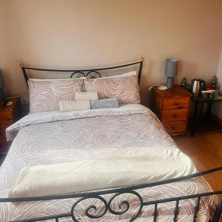 Ballytigue House Homestay *